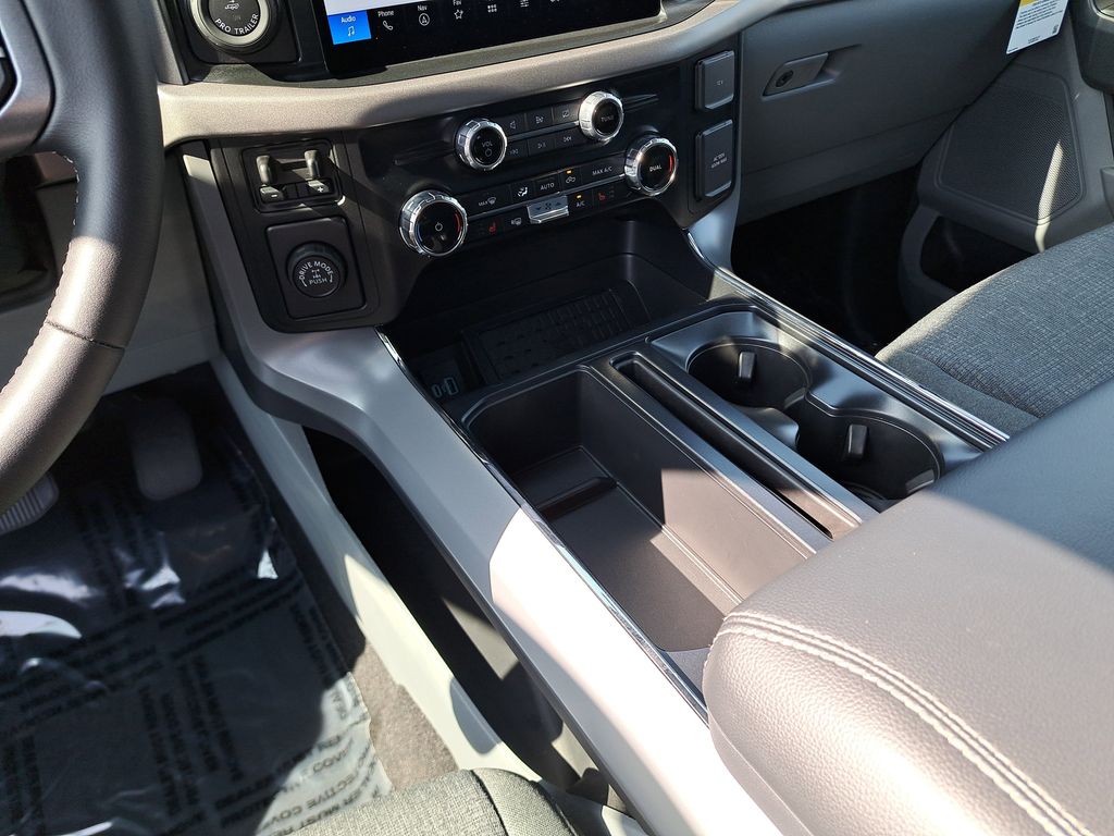 2024 Ford F-150 XLT photo 32
