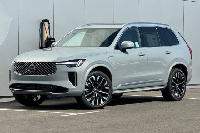 2026 Volvo XC90 Plug-In Hybrid T8 Plus