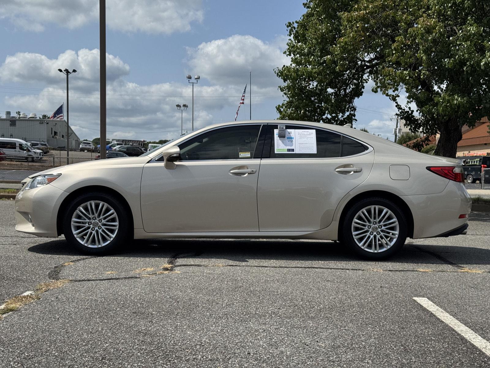 2014 Lexus ES 350 photo 4