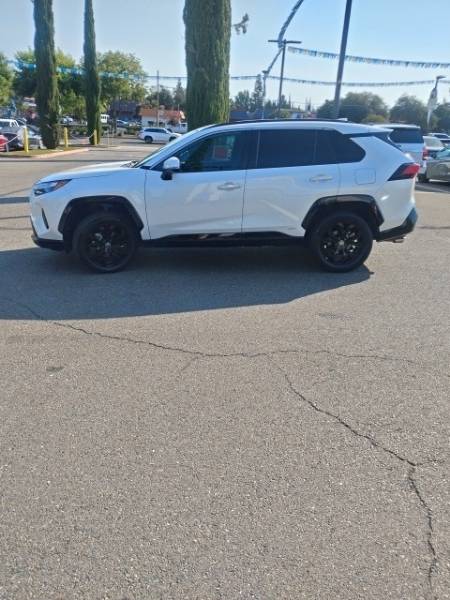 2022 Toyota RAV4 Hybrid SE