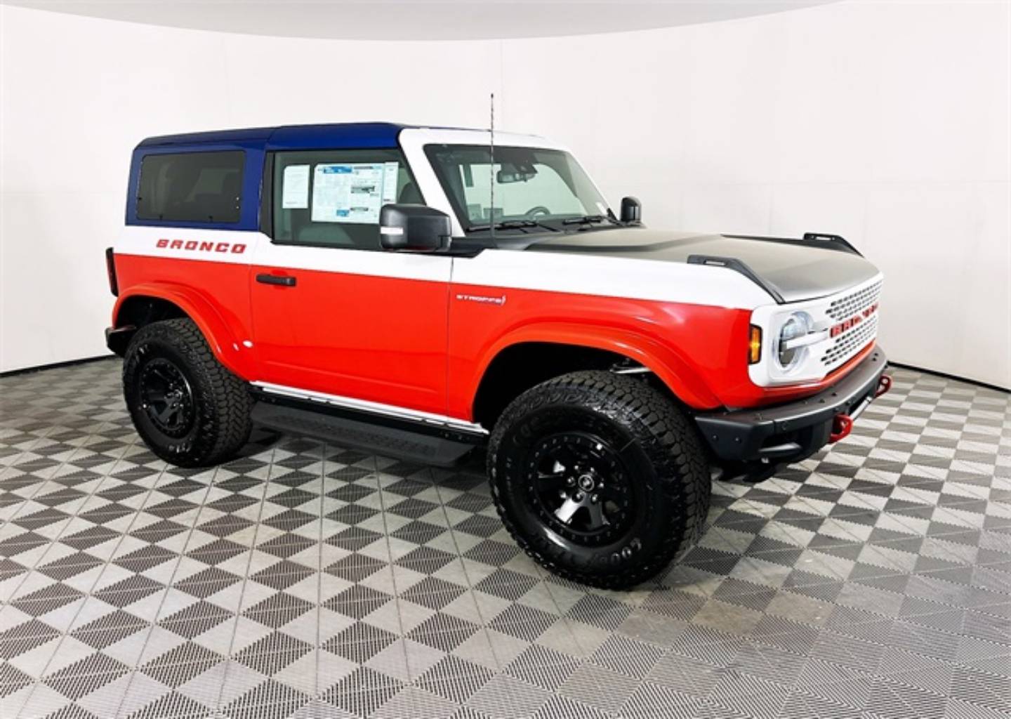 2025 Ford Bronco 2-Door Stroppe's photo