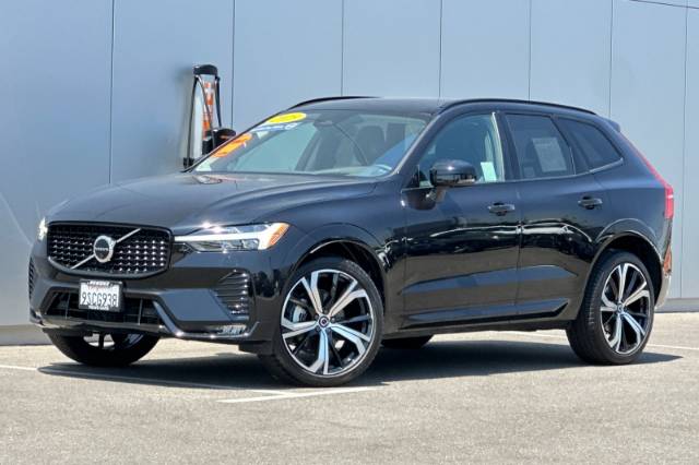 2025 Volvo XC60 B5 Ultra
