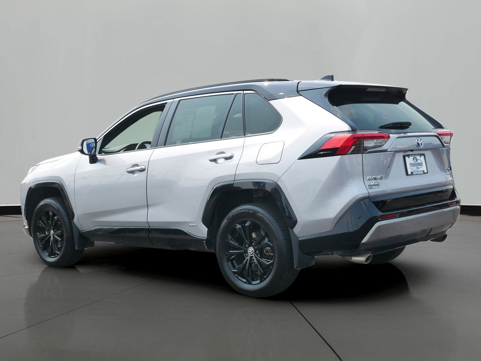 Used 2022 Toyota RAV4 XSE with VIN 4T3E6RFV0NU085811 for sale in St. Cloud, Minnesota