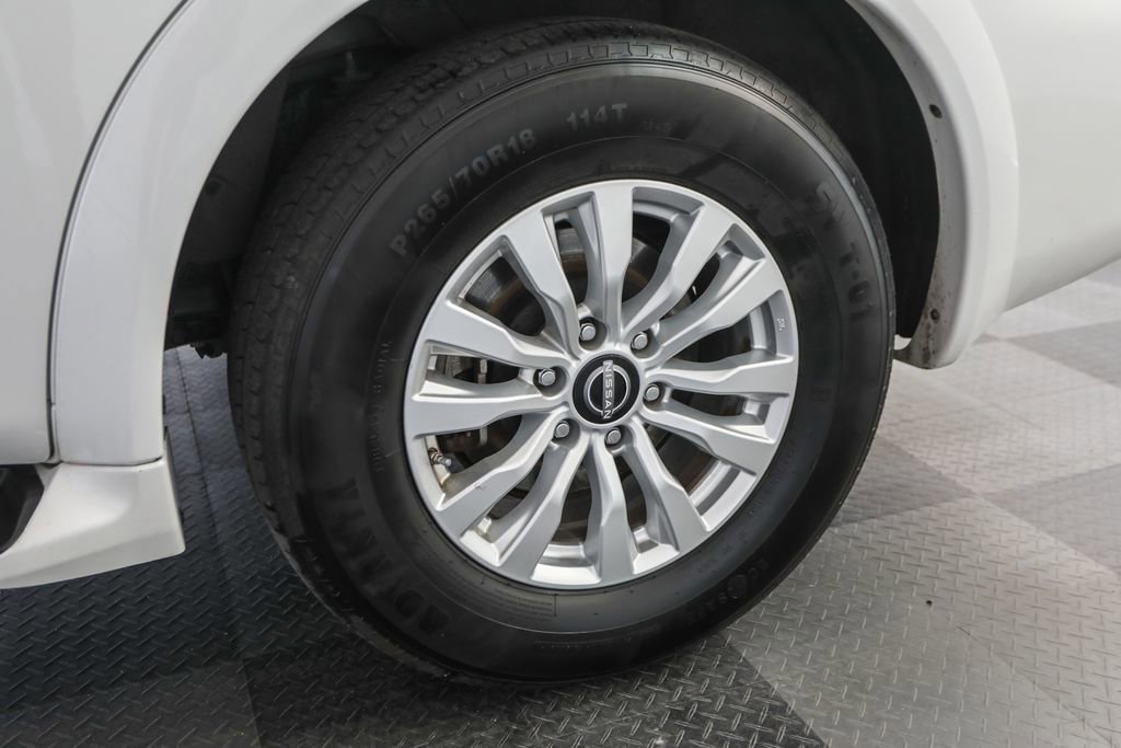 2022 Nissan Armada SV photo 5