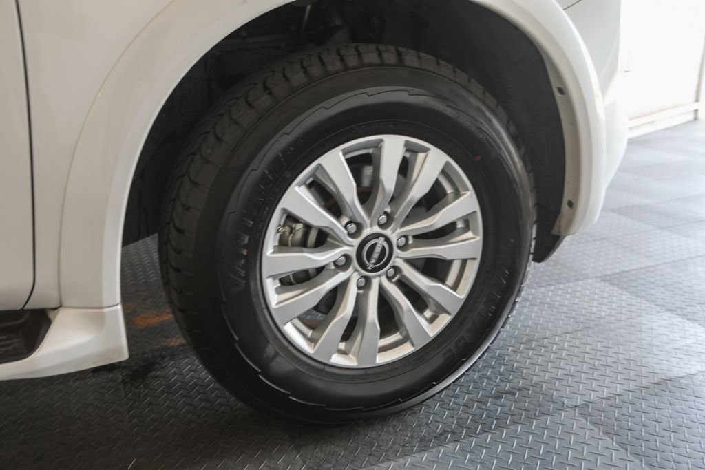 2022 Nissan Armada SV photo 7