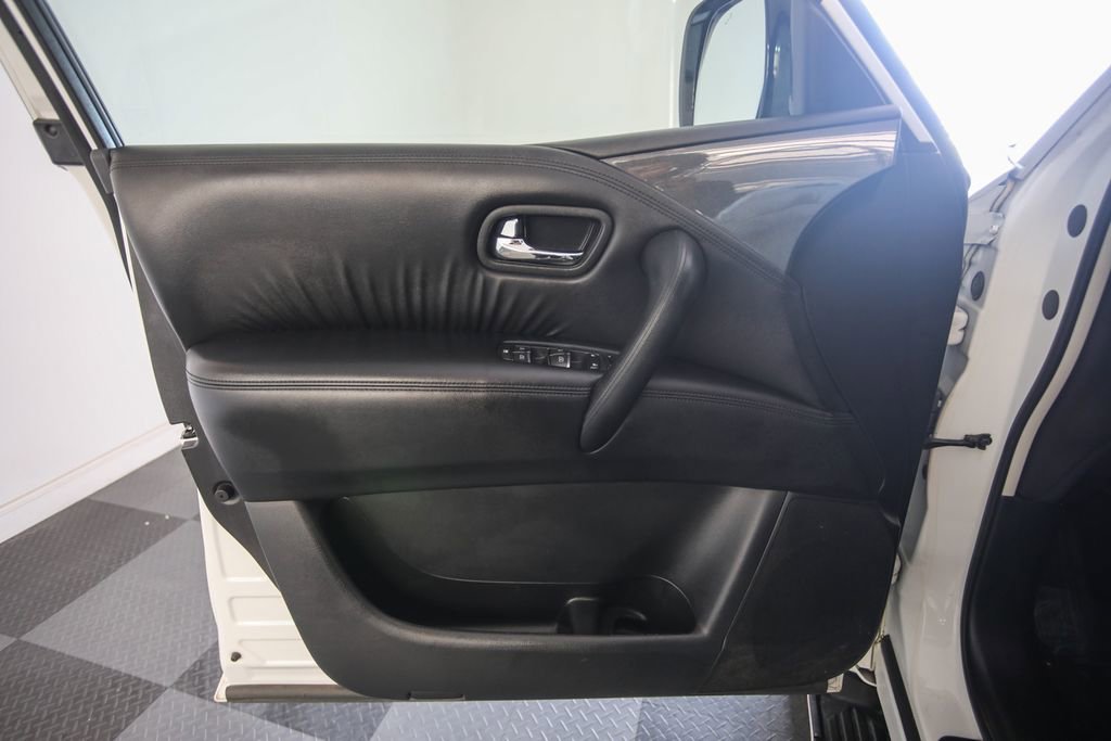 2022 Nissan Armada SV photo 9