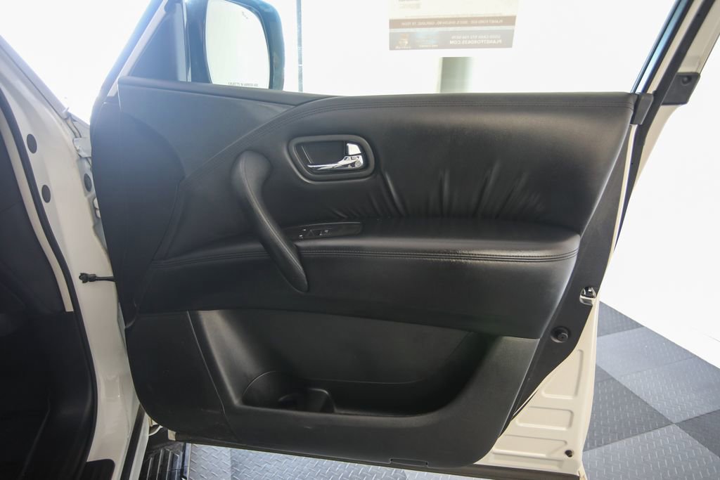 2022 Nissan Armada SV photo 19