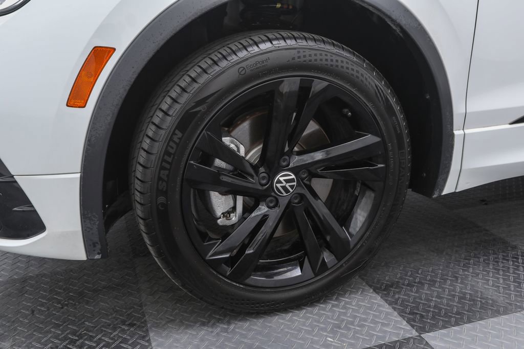 2023 Volkswagen Tiguan SE R-Line Black photo 4
