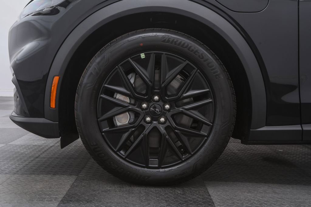 2025 Ford Mustang Mach-E Select photo 5