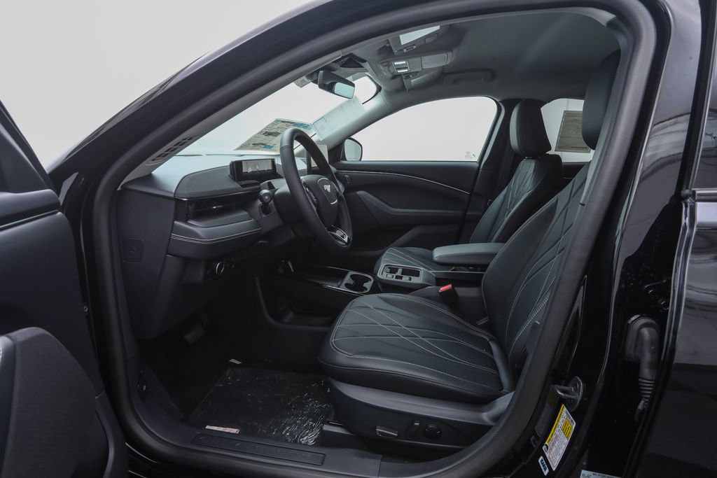 2025 Ford Mustang Mach-E Select photo 6