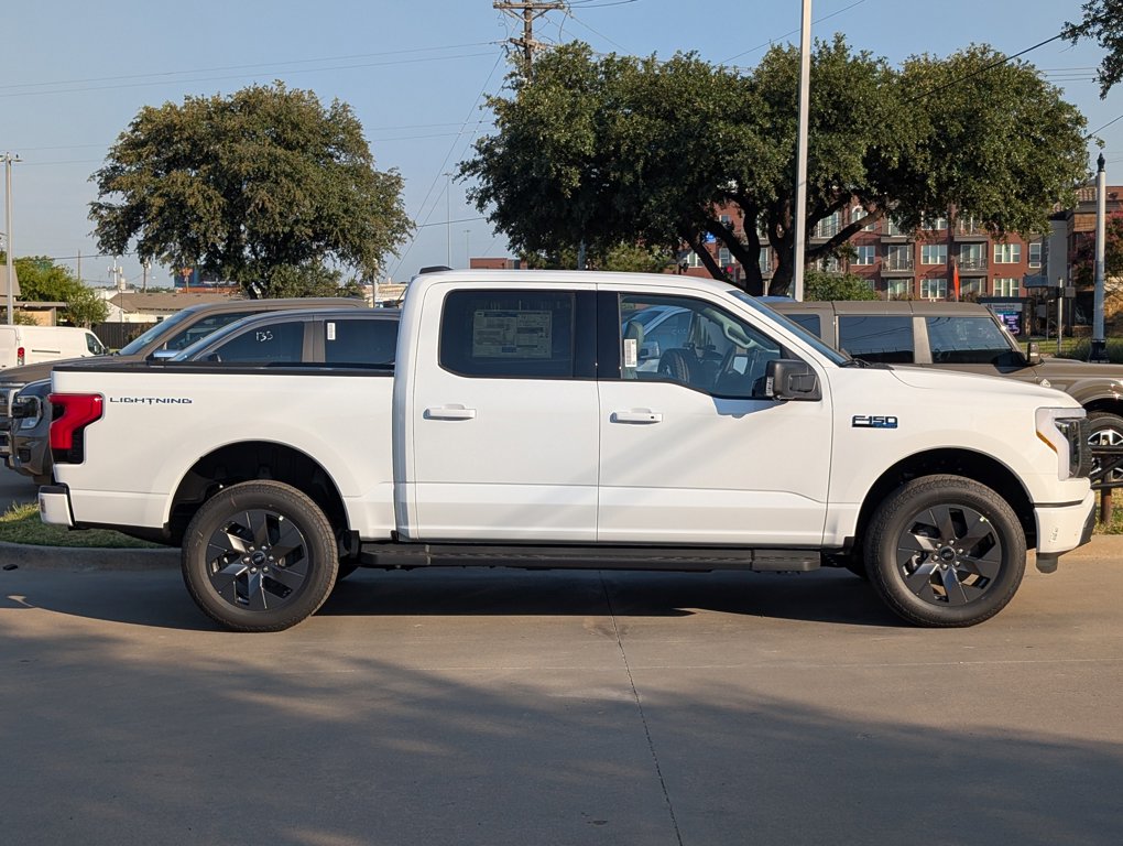 2025 Ford F-150 Lightning photo 25