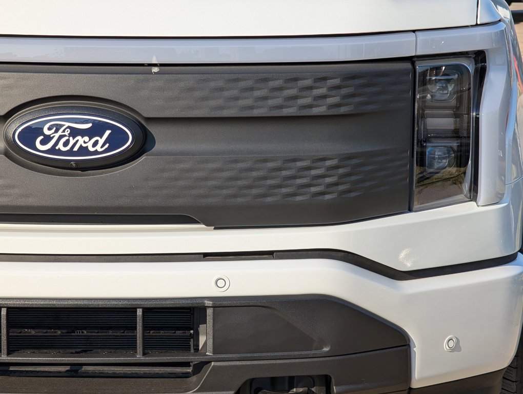 2025 Ford F-150 Lightning photo 5