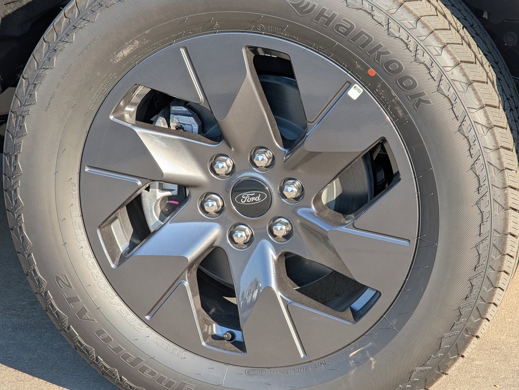2025 Ford F-150 Lightning photo 6
