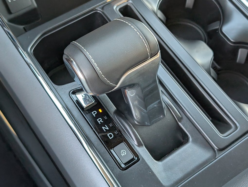 2025 Ford F-150 Lightning photo 17