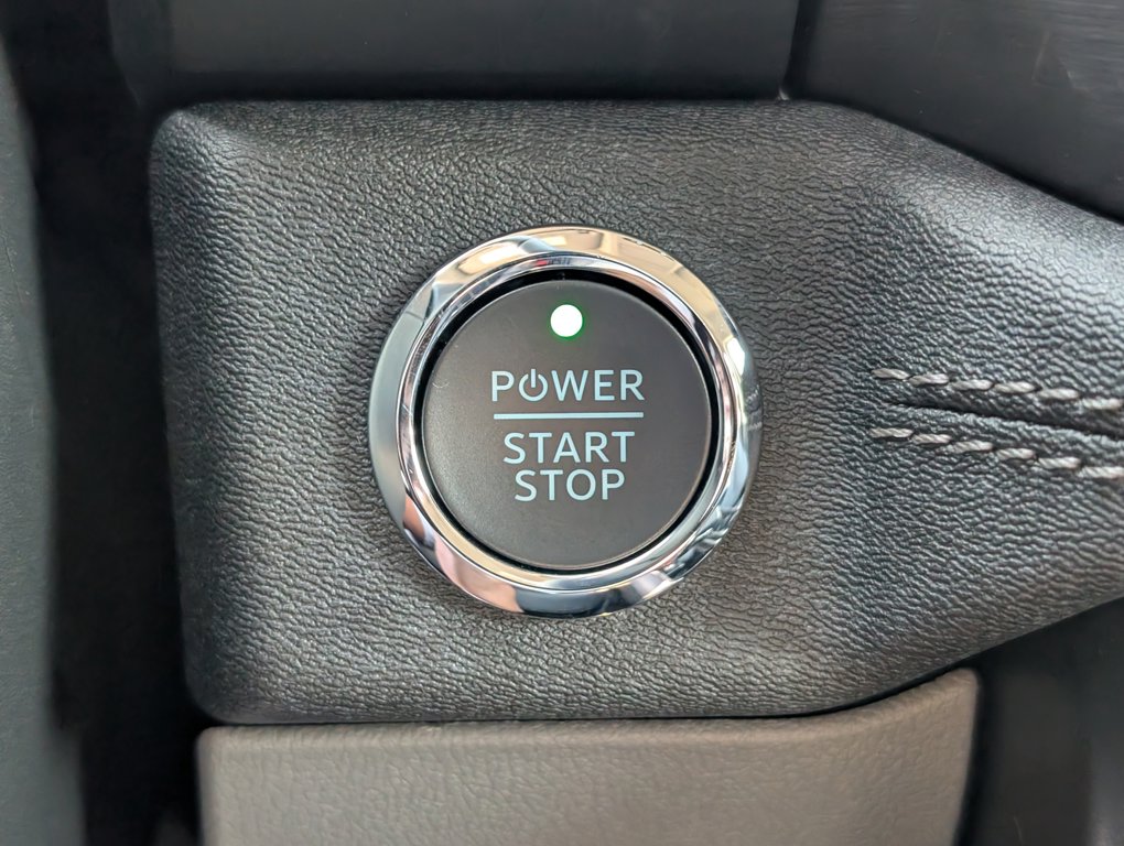 2025 Ford F-150 Lightning photo 18