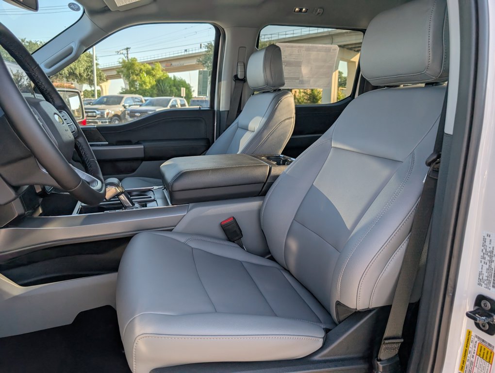 2025 Ford F-150 Lightning photo 21