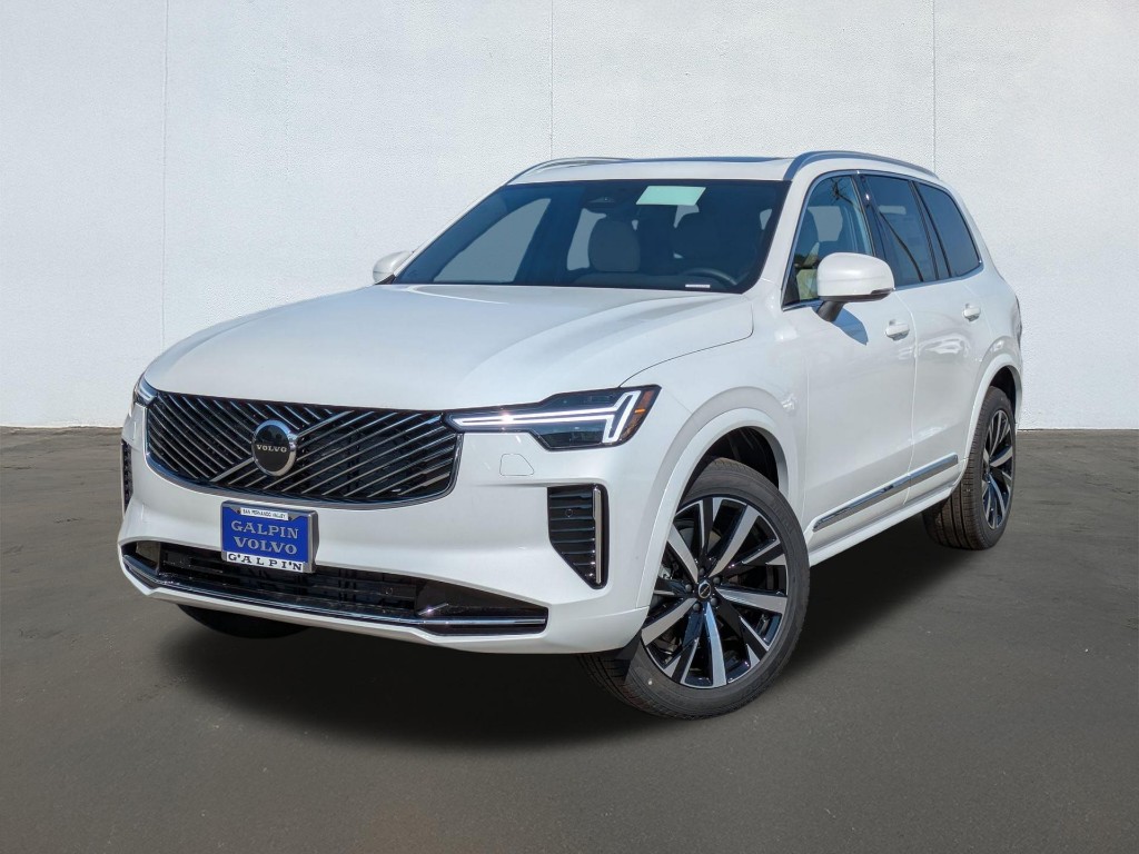 2026 Volvo XC90 B6 Core