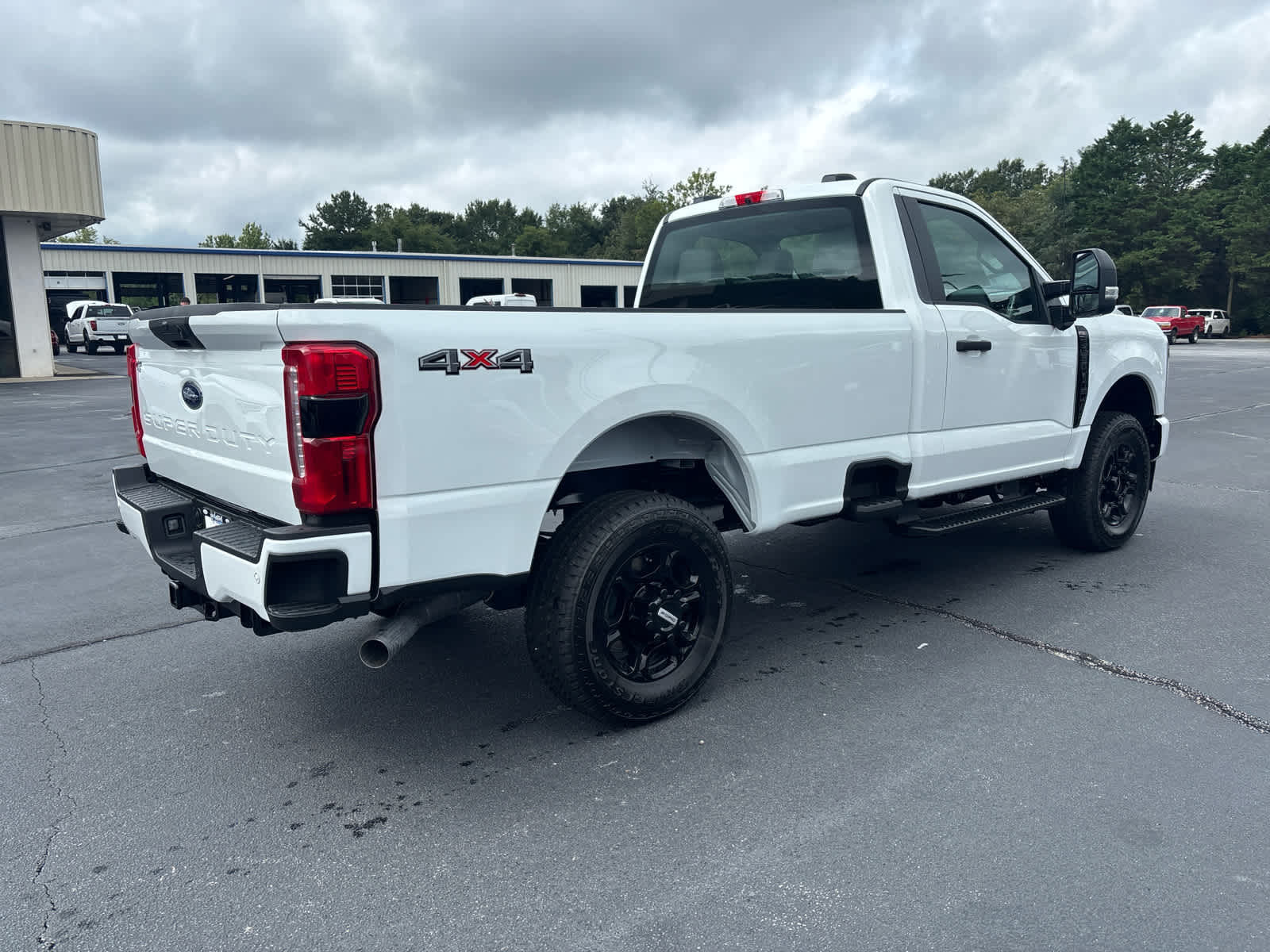 2025 Ford F-350 XL photo 2