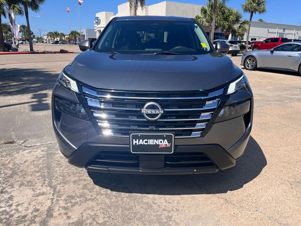 2024 Nissan Rogue SV photo 2