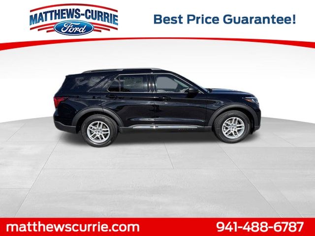 2025 Ford Explorer photo 2