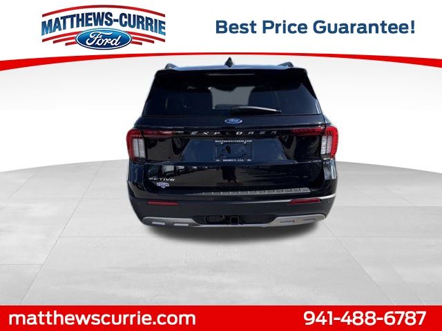 2025 Ford Explorer photo 4