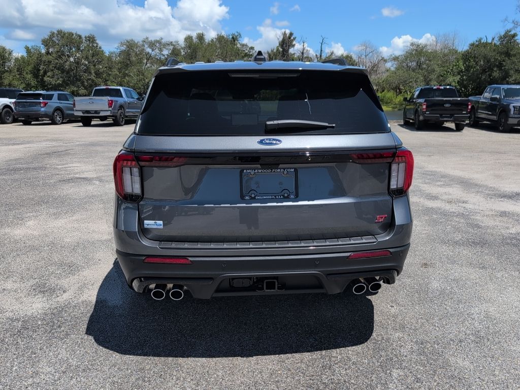 2025 Ford Explorer ST photo 3