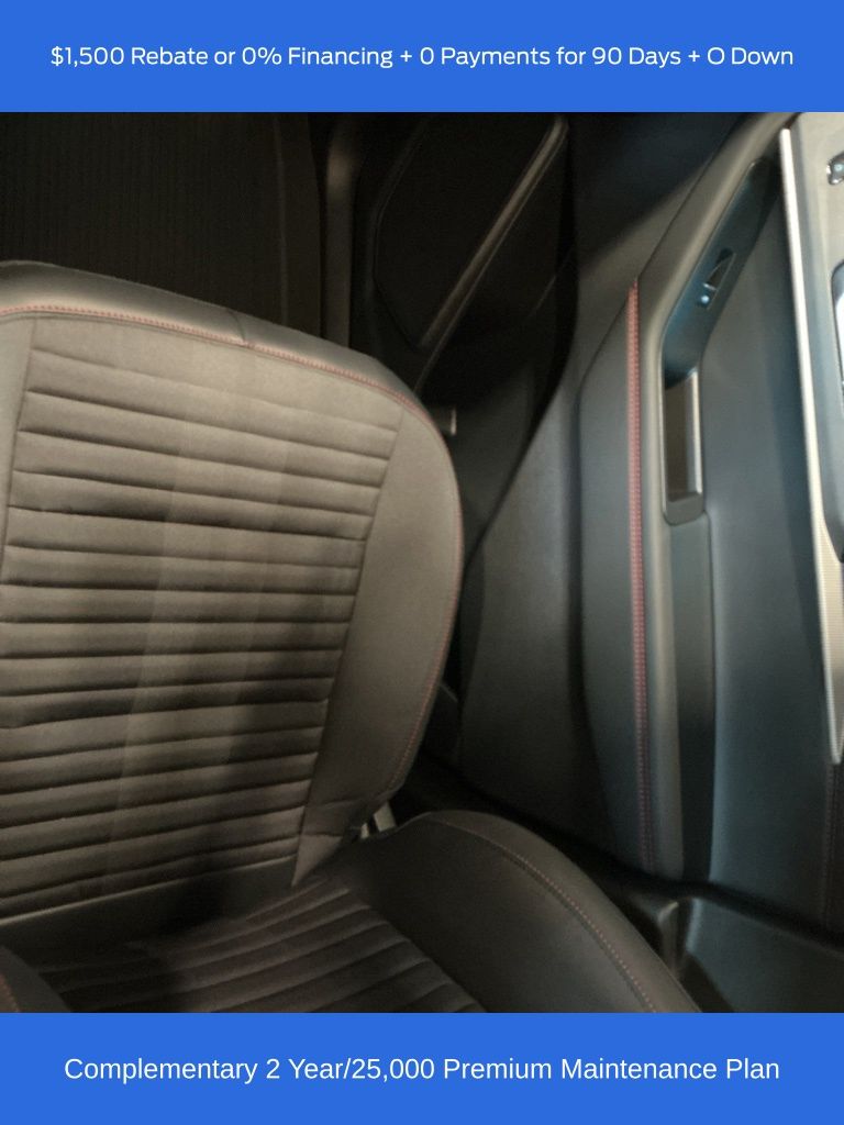 2025 Ford Explorer ST-Line photo 8