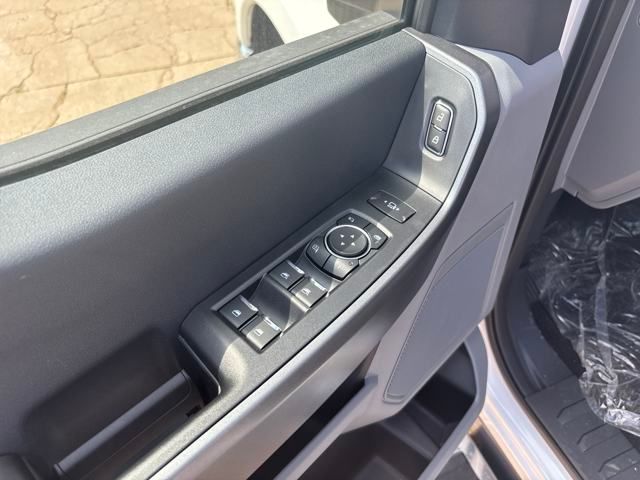 2025 Ford F-350 XLT photo 11