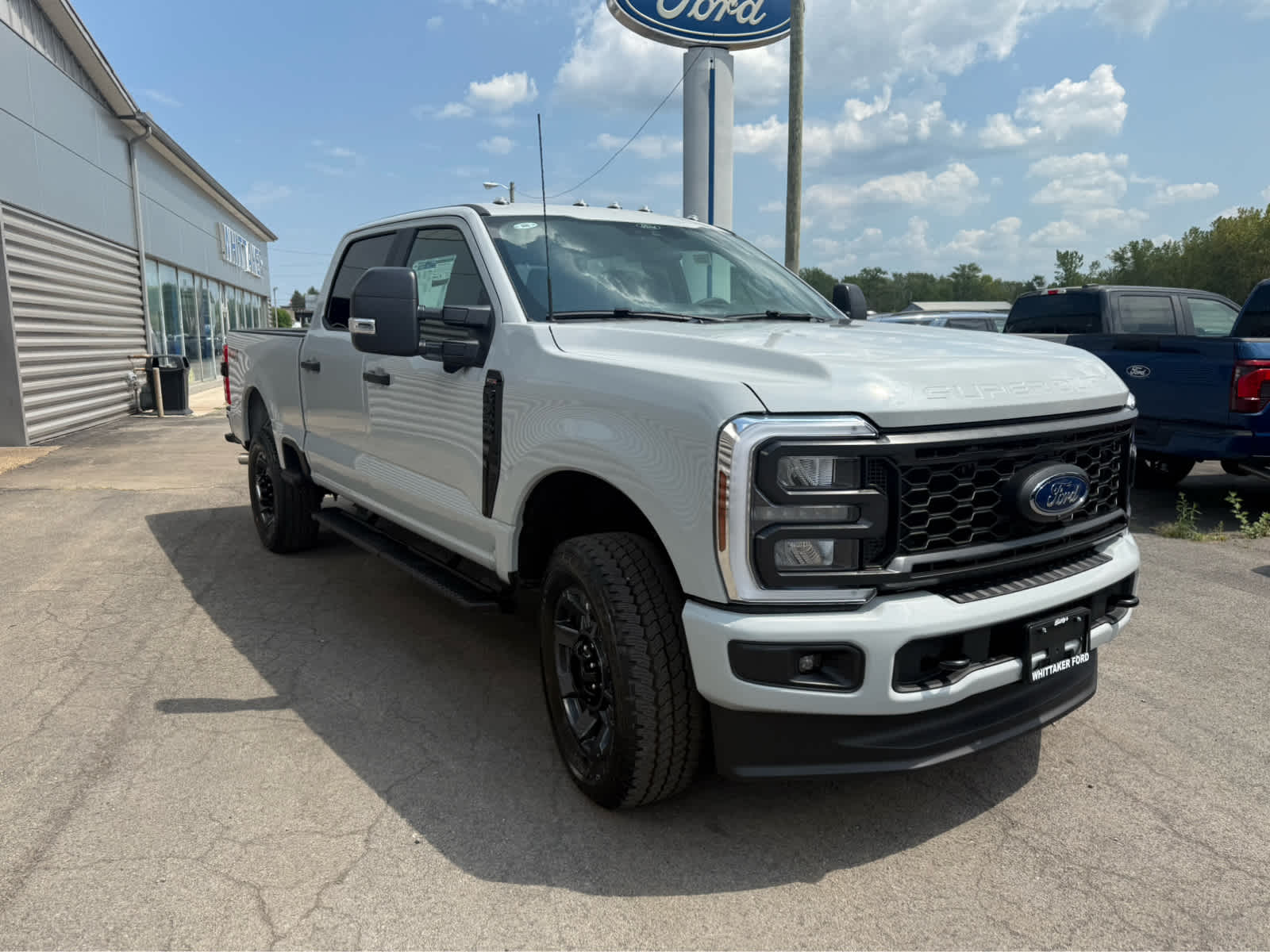 2025 Ford F-350 XL photo 2