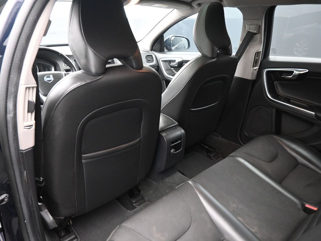2016 Volvo V60 T5 photo 10