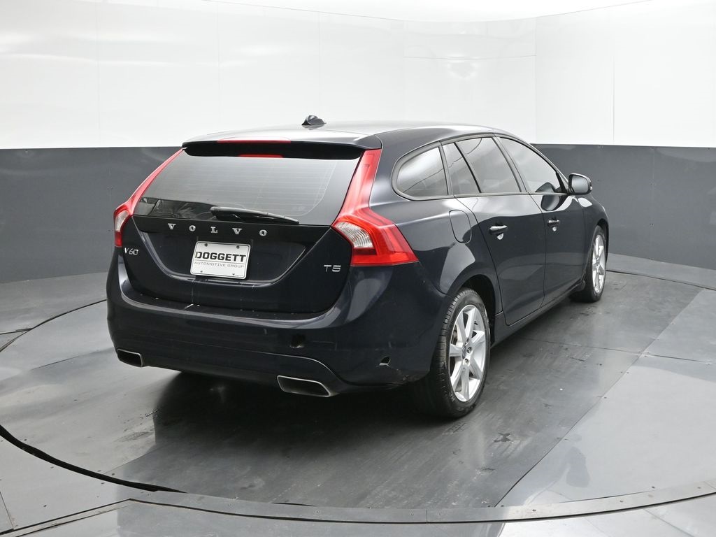 2016 Volvo V60 T5 photo 11