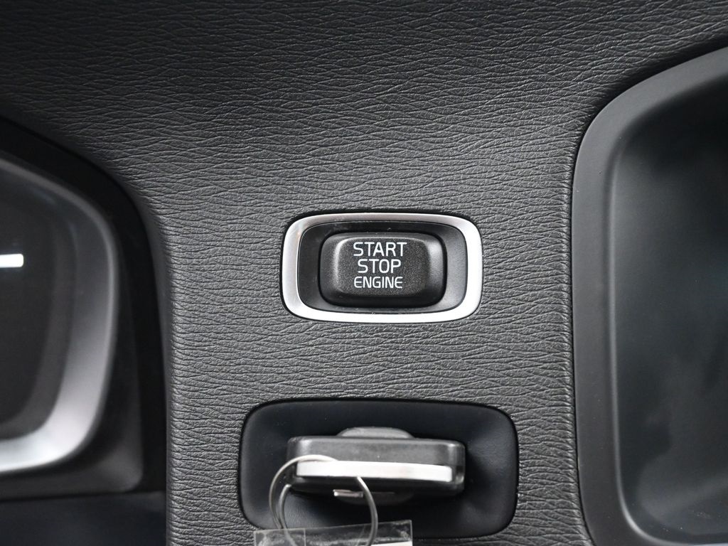 2016 Volvo V60 T5 photo 29
