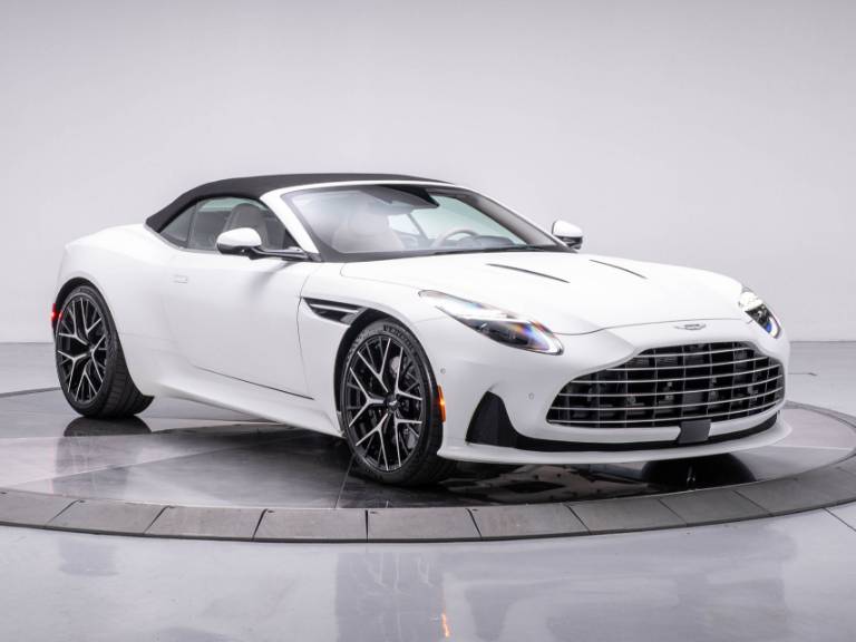 2025 Aston Martin DB12 Volante Volante