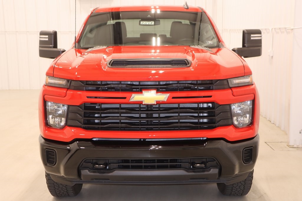 2024 Chevrolet Silverado 2500HD Custom photo 4