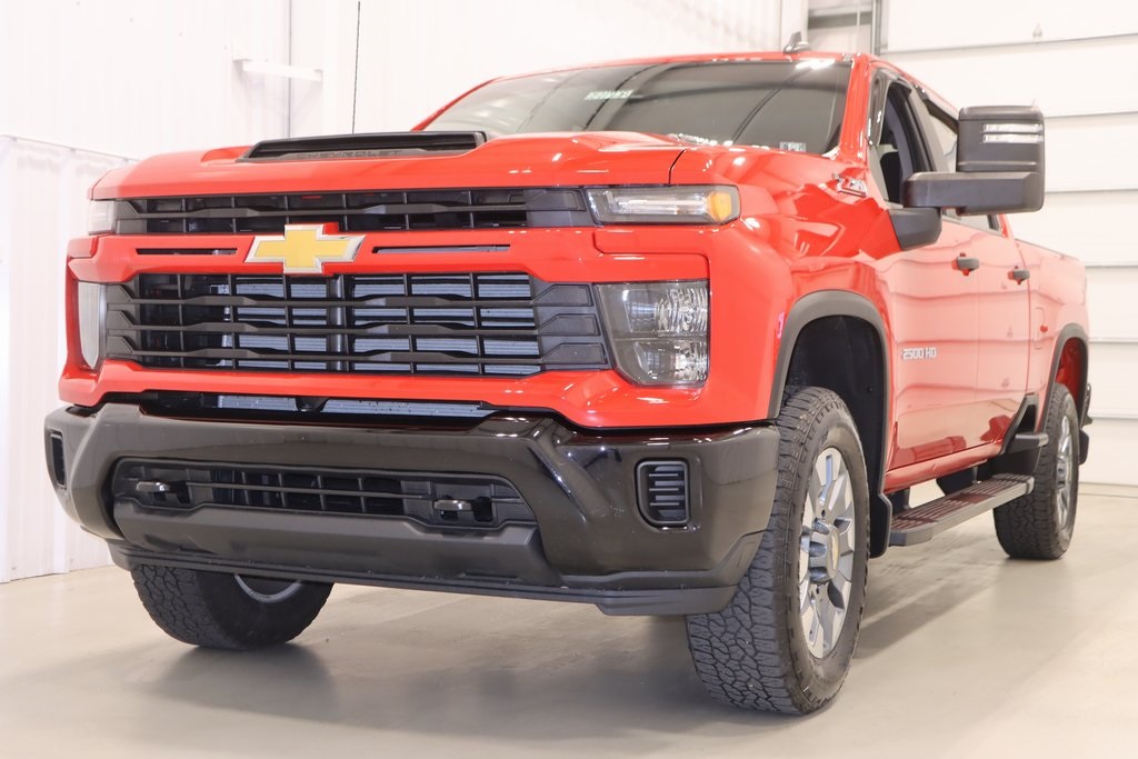 2024 Chevrolet Silverado 2500HD Custom photo 5