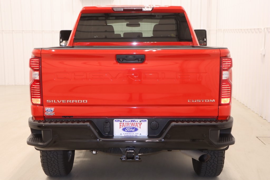 2024 Chevrolet Silverado 2500HD Custom photo 8