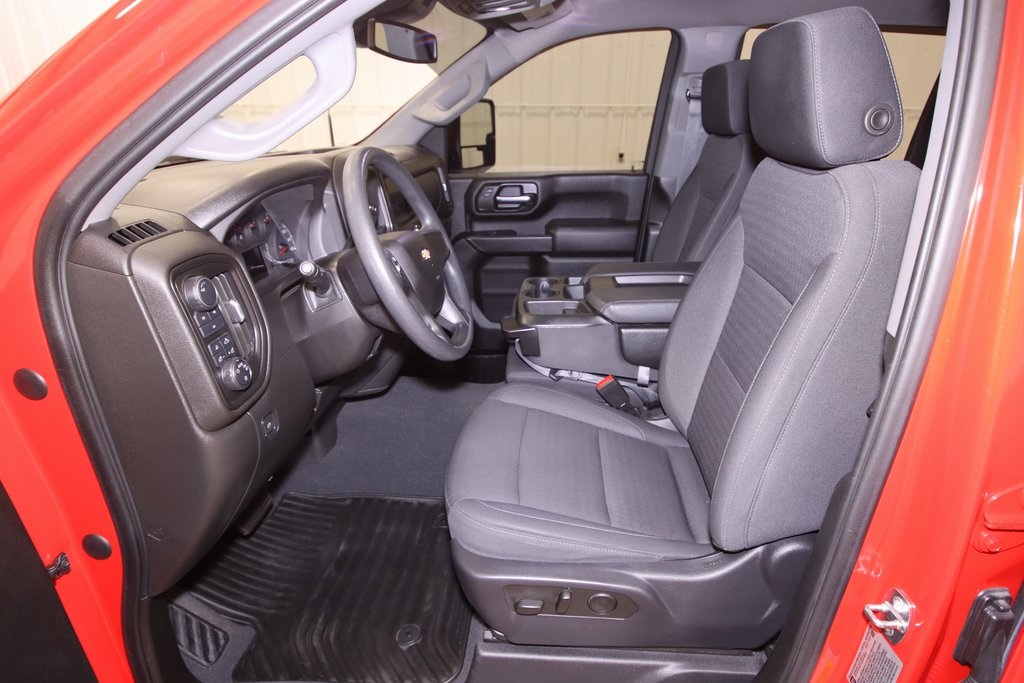 2024 Chevrolet Silverado 2500HD Custom photo 12