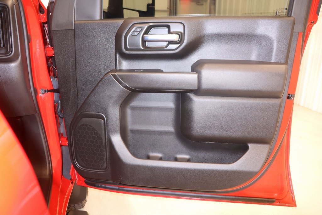 2024 Chevrolet Silverado 2500HD Custom photo 17