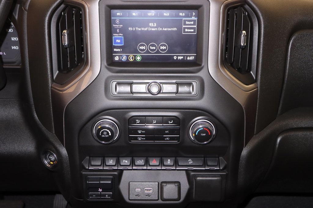 2024 Chevrolet Silverado 2500HD Custom photo 25