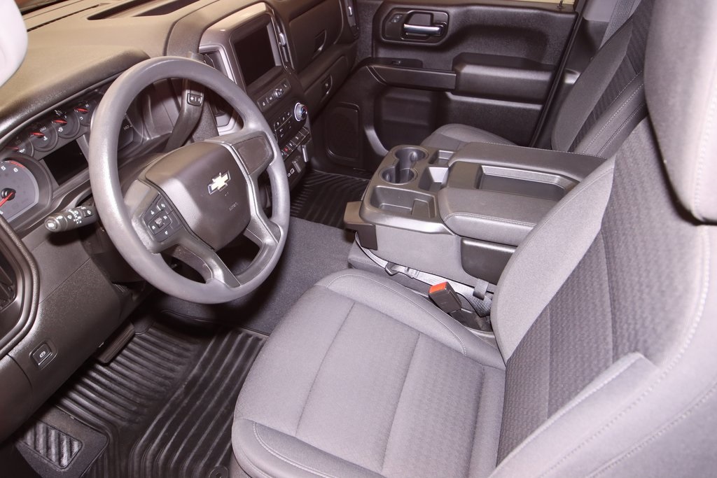 2024 Chevrolet Silverado 2500HD Custom photo 28