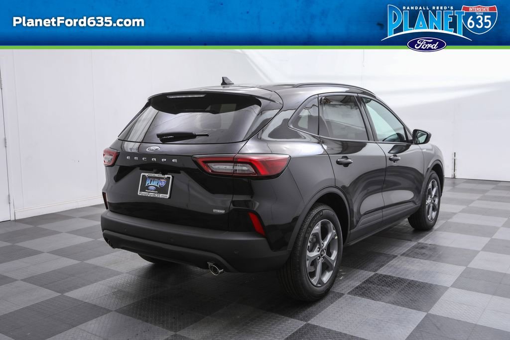 2025 Ford Escape ST-Line photo 2