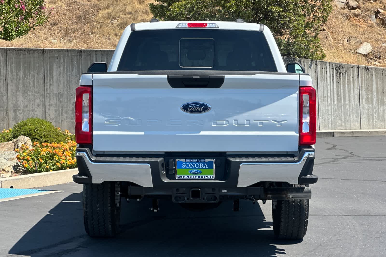 2025 Ford F-250 XLT photo 4