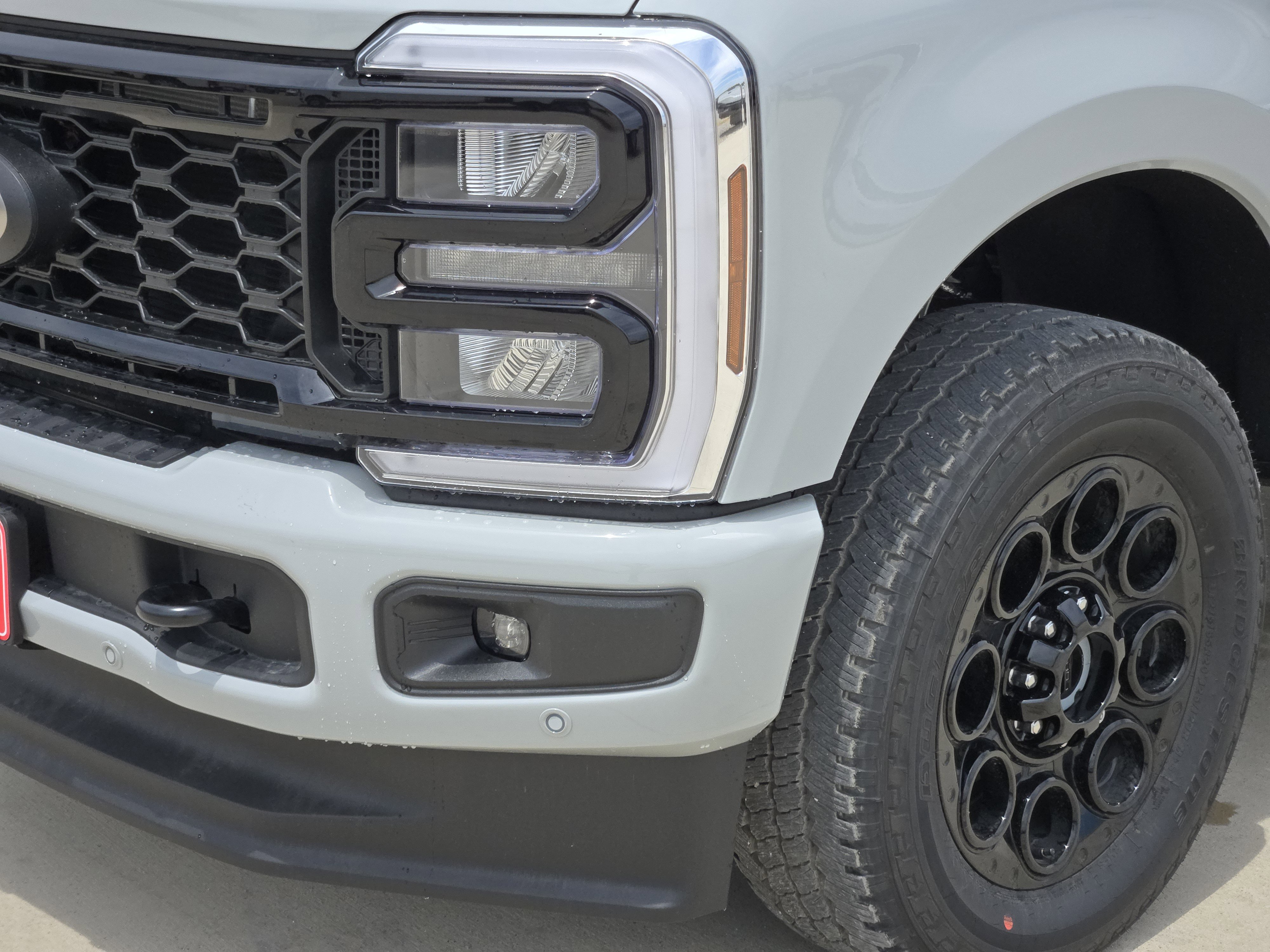2025 Ford F-250 Lariat photo 3