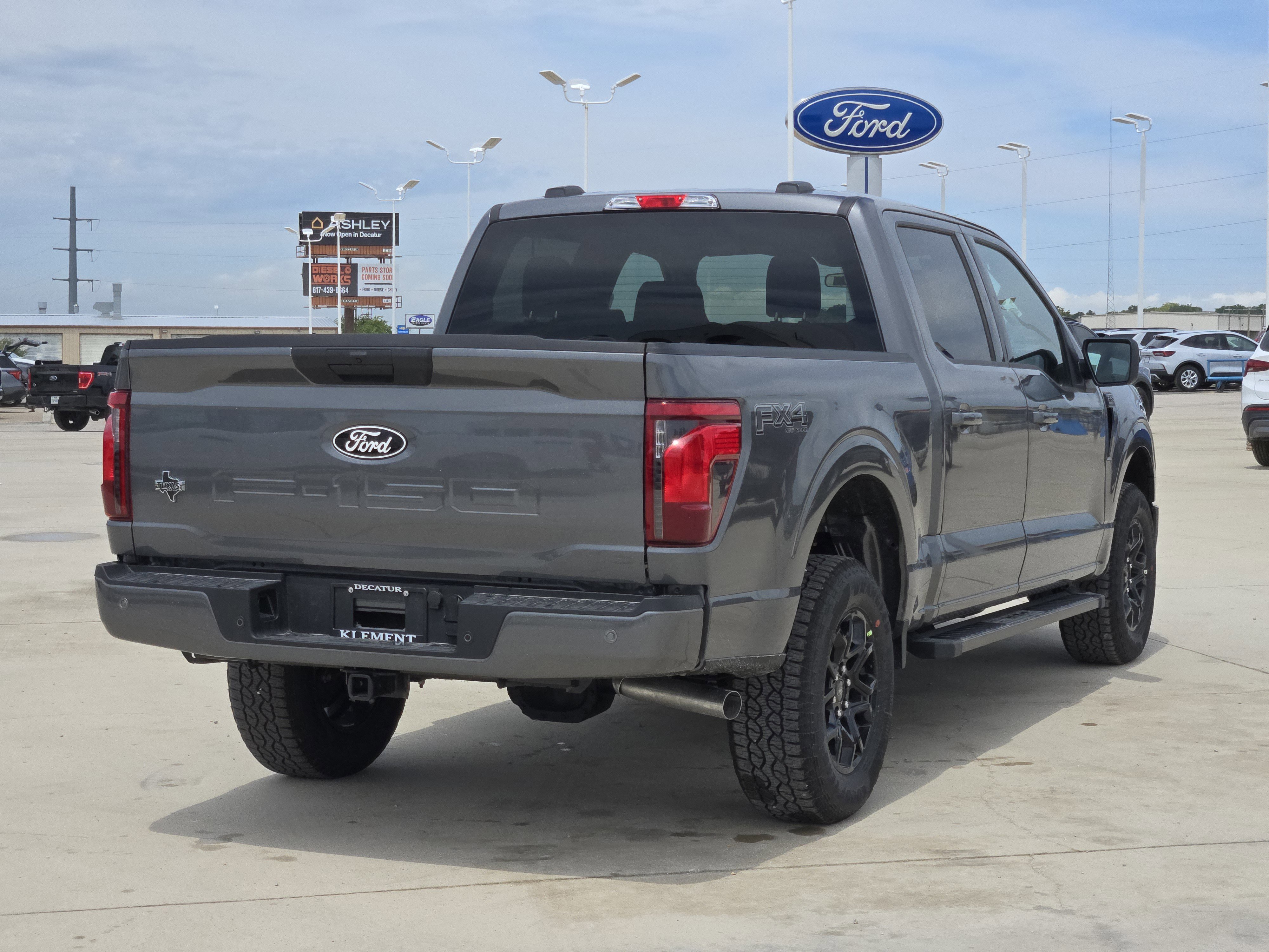 2025 Ford F-150 XLT photo 4