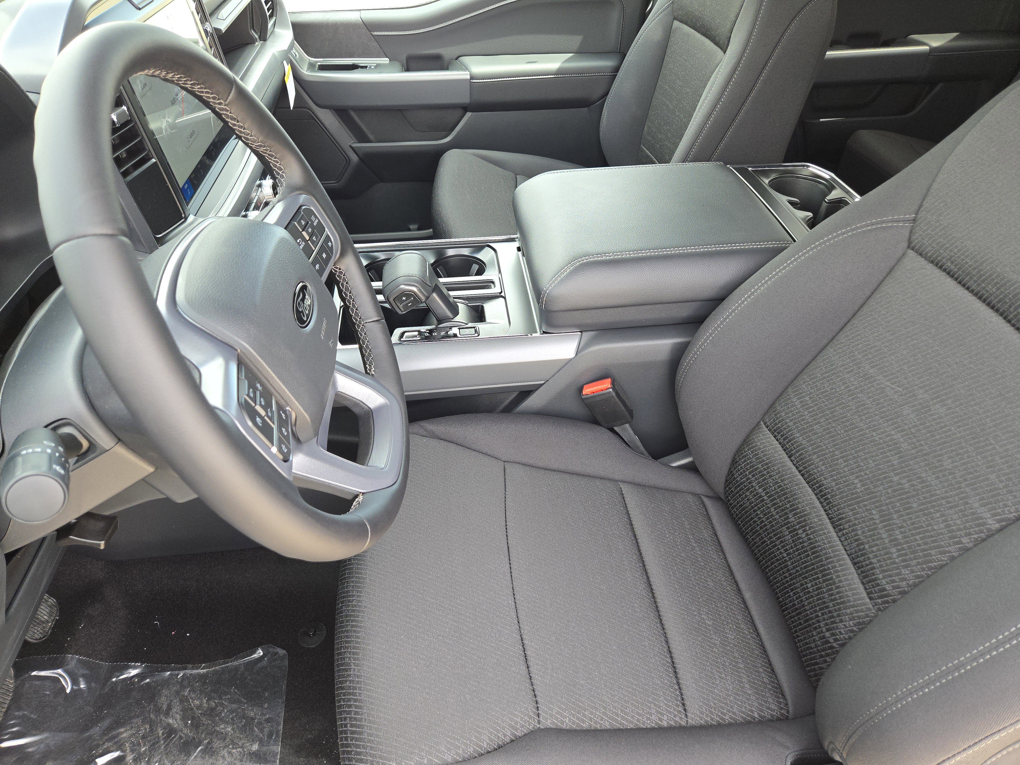 2025 Ford F-150 XLT photo 9