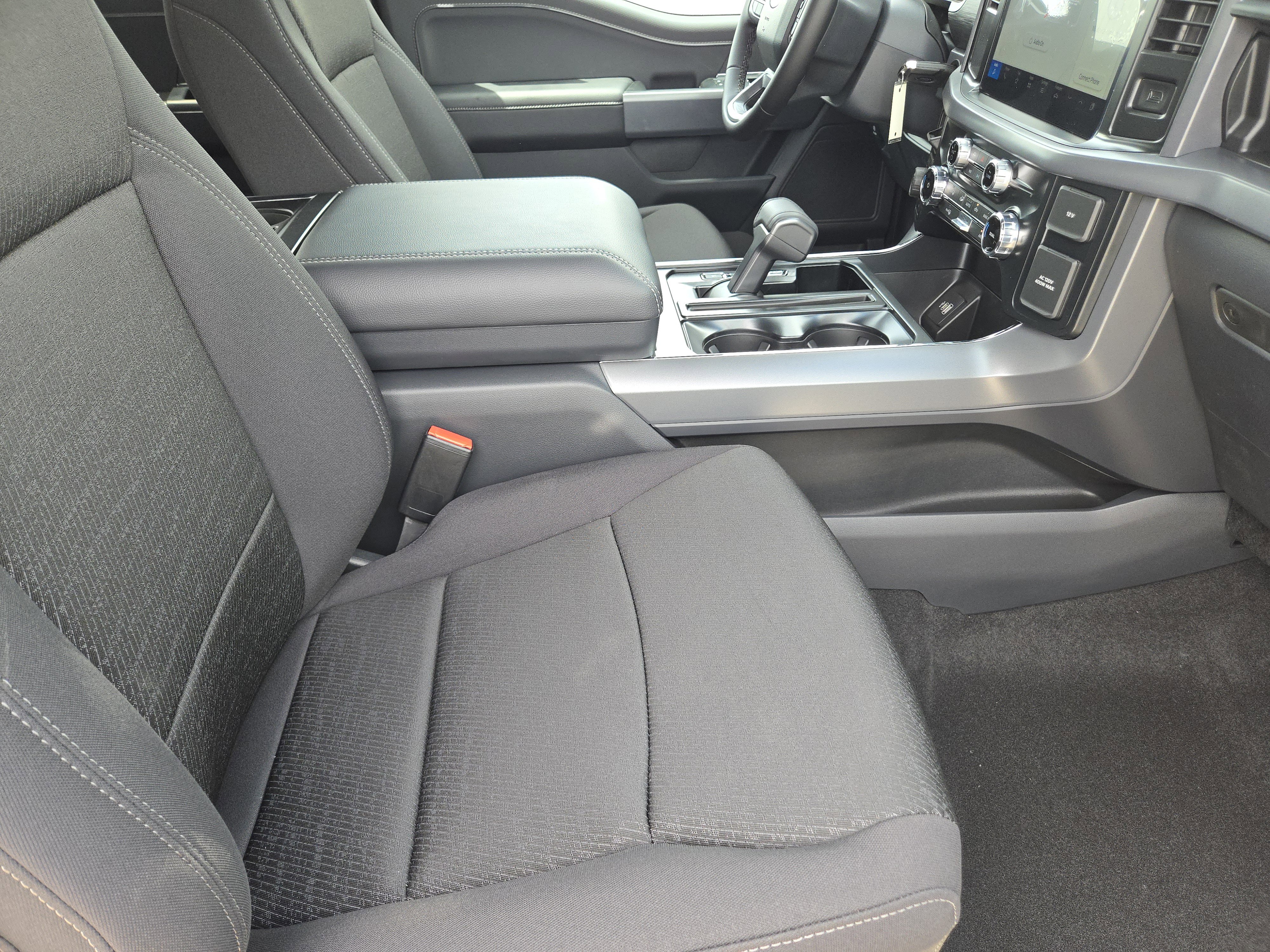2025 Ford F-150 XLT photo 10
