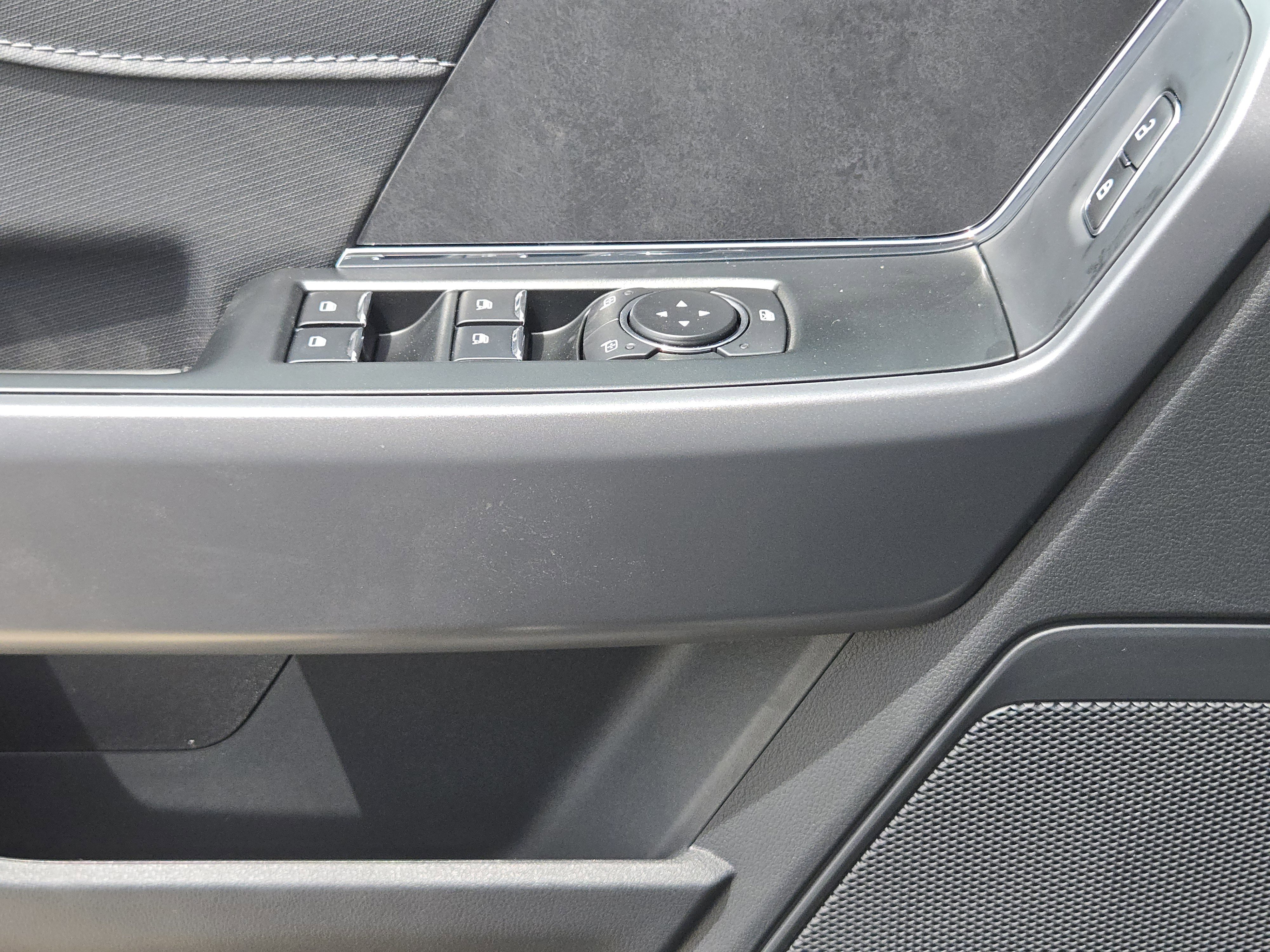 2025 Ford F-150 XLT photo 16