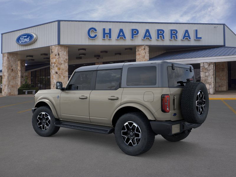 2025 Ford Bronco Outer Banks photo 2