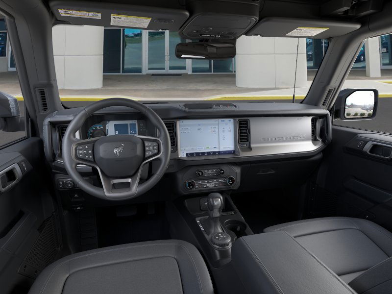 2025 Ford Bronco Outer Banks photo 2
