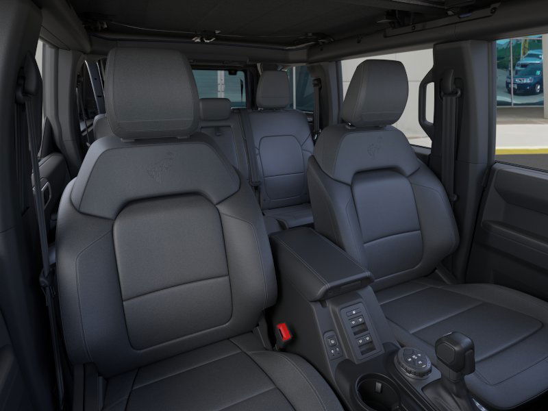 2025 Ford Bronco Outer Banks photo 3
